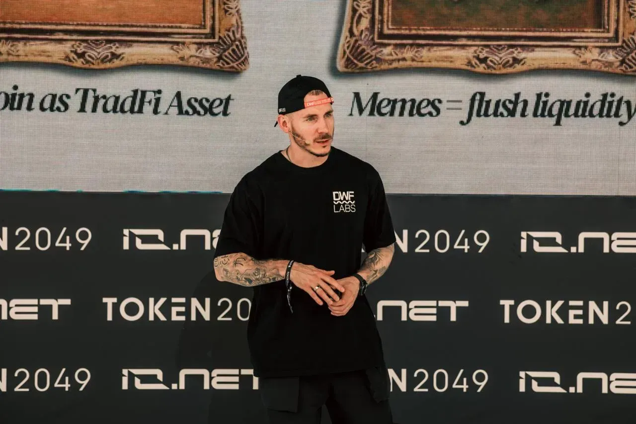 Andrei Grachev on the TOKEN2049 stage during his speech ‘Changing the Crypto World Order’. Source: DWF Labs