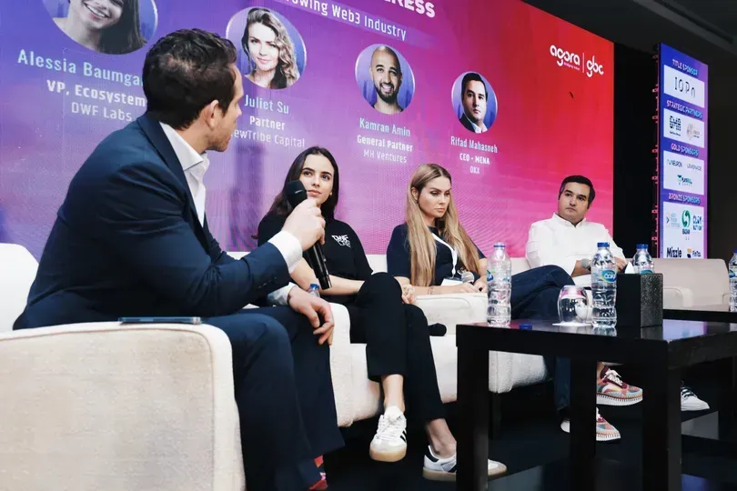 Alessia Baumgartner on stage at the Global Blockchain Congress.