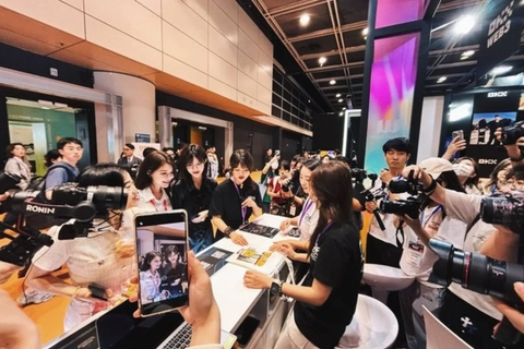 DWF Labs Booth Crowd at Hong Kong Web3